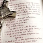 Definisi Cinta Menurut Alkitab dan Pemaknaannya bagi Kehidupan Orang Percaya