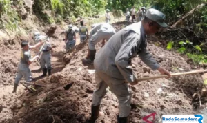 Bakamla RI bantu korban longsor
