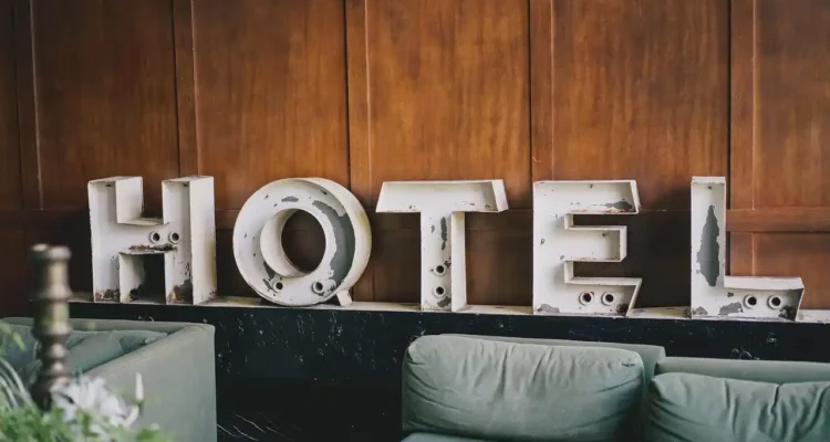 Definisi Hotel Menurut Para Ahli, Memahami Makna di Balik Industri Perhotelan