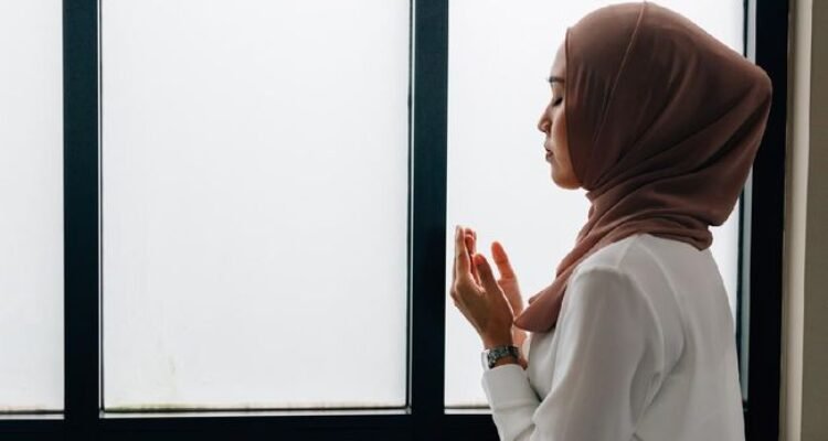 Definisi Ikhlas Menurut Para Ulama Memahami Makna Terdalam Ketulusan dalam Ibadah