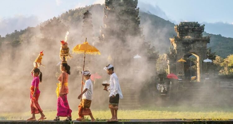 Definisi Kebudayaan Menurut Para Ahli dan Maknanya dalam Kehidupan Modern