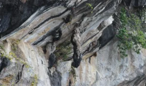 Cerpen Tentang Batu Gantung Di Danau Toba Yang Masih Membuat Hati Bergetar
