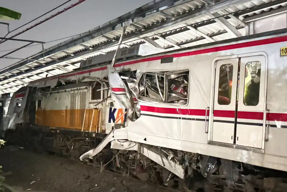 Riset Kecelakaan KA di Bekasi, Menelusuri Rantai Peristiwa di Jalur Padat