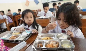 Debat Makan Bergizi Gratis, Program Penting atau Perlu Evaluasi Besar?